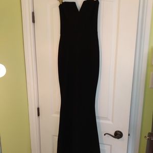 Strapless black dress mermaid style
